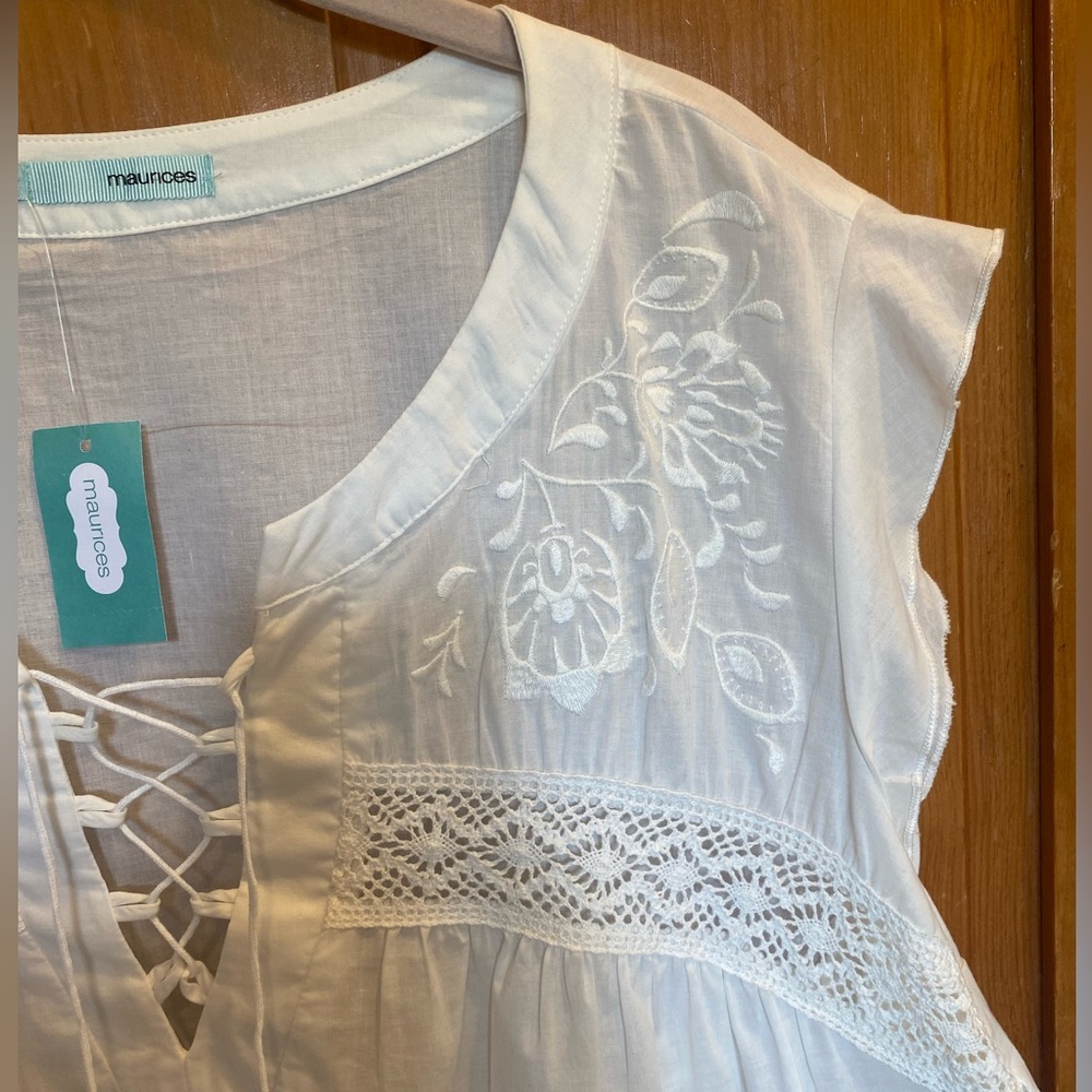 Maurices sleeveless top with embroidery and lace - Picture 4 of 7